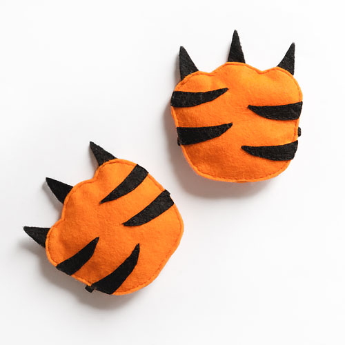 Лапки Тигра з кігтями